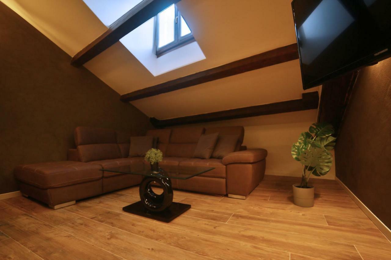 ミラノMoscova Attic Near Duomoアパートメント エクステリア 写真