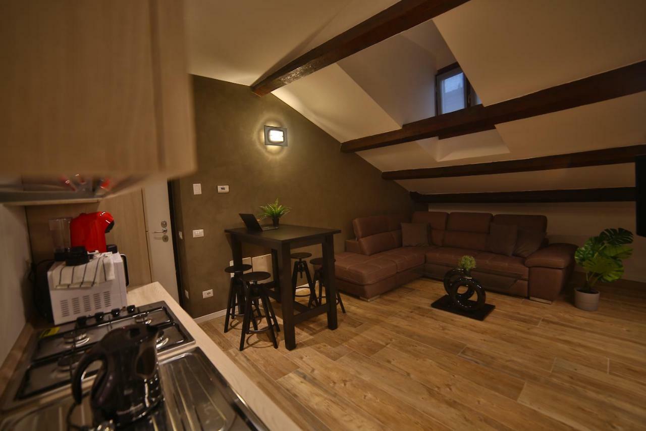 ミラノMoscova Attic Near Duomoアパートメント エクステリア 写真